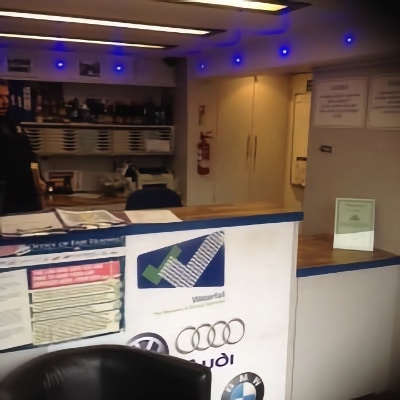 Car servicing in Wimbledon garage reception